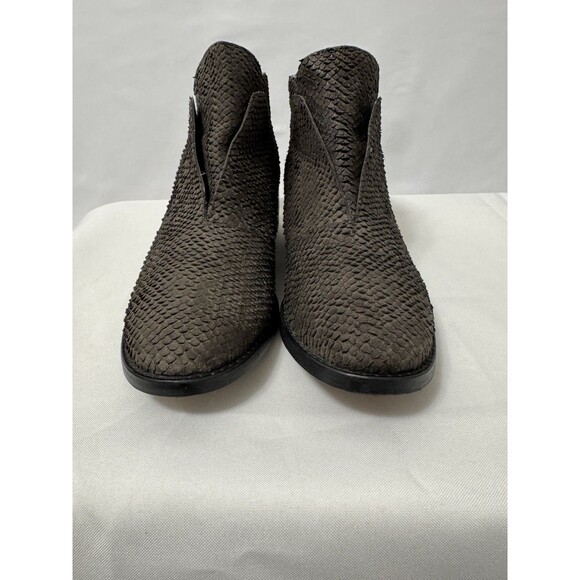 Eileen Fisher Tuck Textured Leather Ankle Booties Women’s Sz 9 Almond Toe - Picture 4 of 12